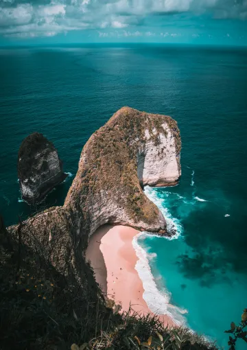 Bali’s Best: Temples, Beaches & Island